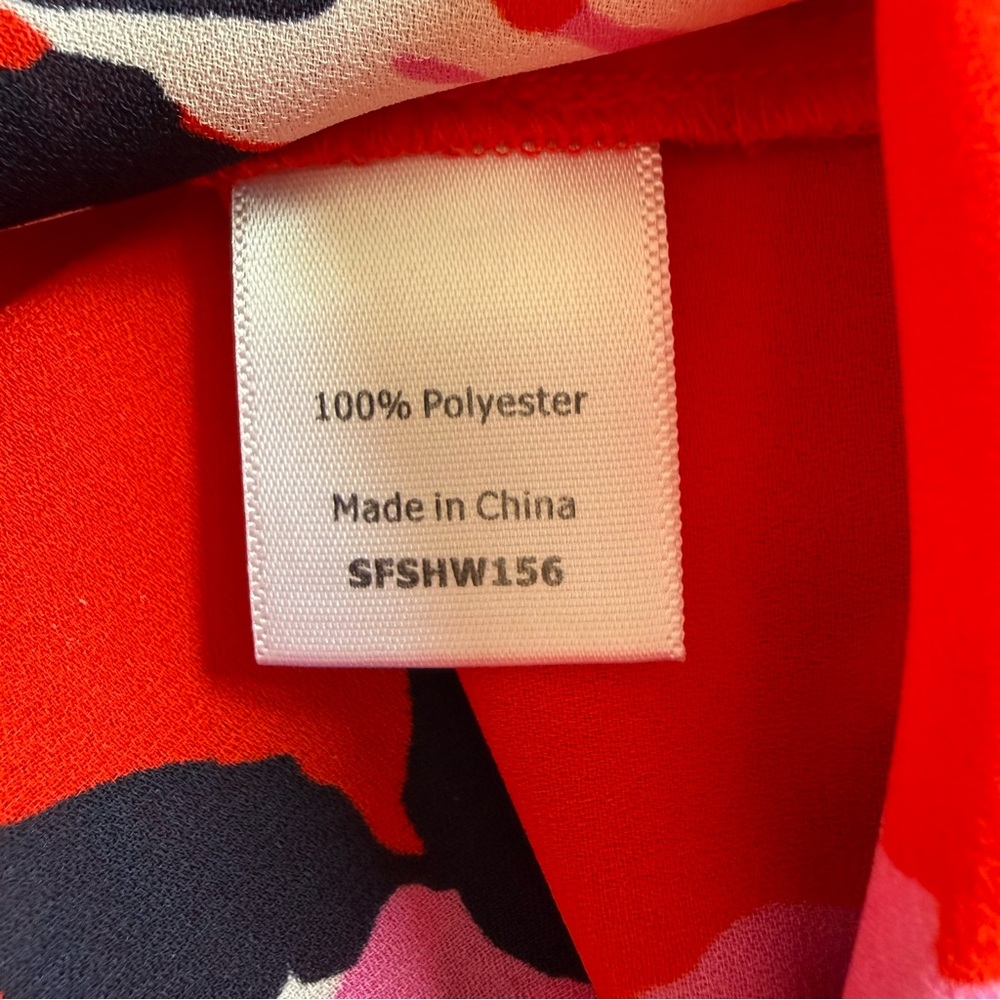 41 Hawthorn Breyson Pleated Red Tropical Floral Sleeveless V-Neck Blouse - Picture 8 of 10